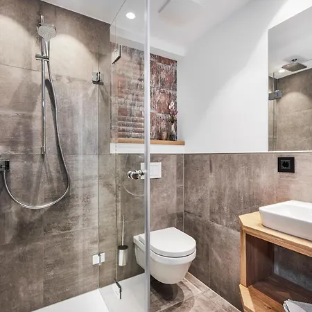 Gasthuis Und Schuette 3*