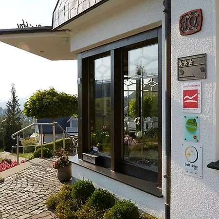 Und Schuette Schmallenberg