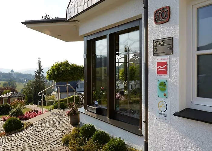 Und Schuette Schmallenberg